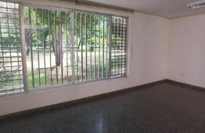 ALQUILER DE CASA DE 2 PISOS EN LOS SAUCES - SANTA VICTORIA